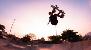 Bald hedgehog returns to wild after growing spines 20
