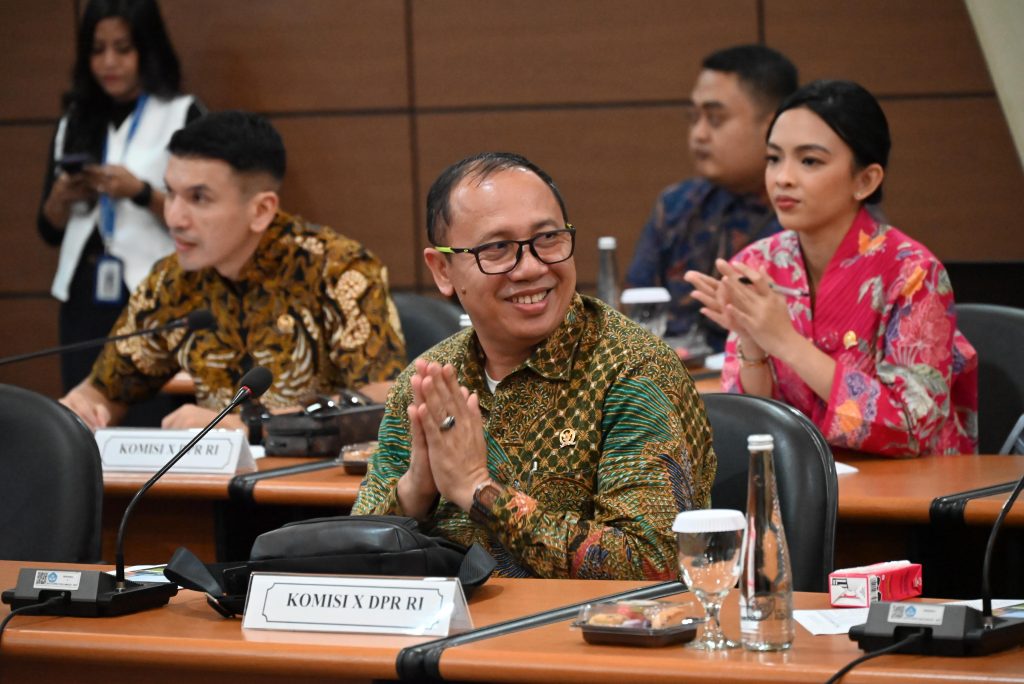 Serap Aspirasi RUU Sisdiknas, Komisi X DPR RI Sambangi LLDIKTI Wilayah VII Surabaya 2 WhatsApp Image 2025 04 30 at 19.25.24