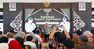 Bupati Lumajang Tegaskan Peran Strategis Pendamping Desa: "Tanpa Pendamping yang Tertib, Tidak Mungkin Desa Bisa Tertib" Bupati Lumajang dan Pendamping desa