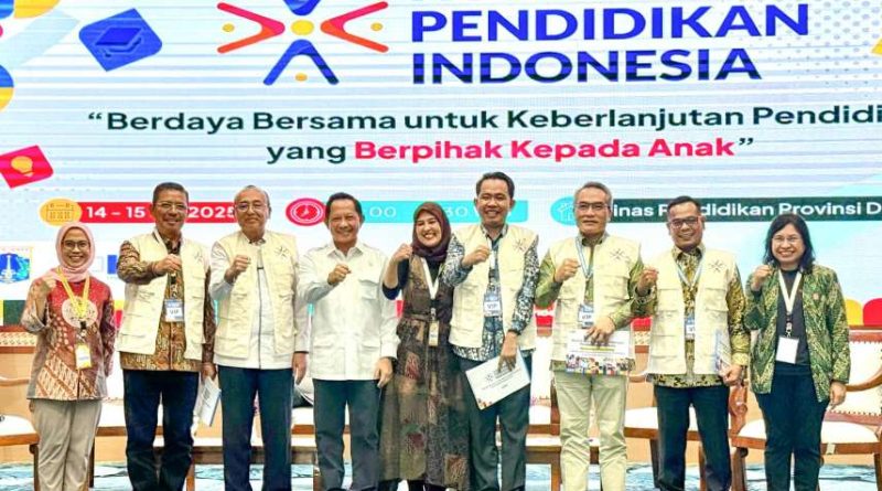 Gus fawait dapat penghargaan