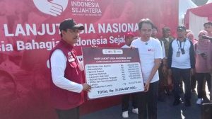 Gus Ipul Pimpin HLUN 2025 di Jember, Salurkan Bantuan Rp 21 Miliar untuk Lansia Mensos-di-HLUN-Jember