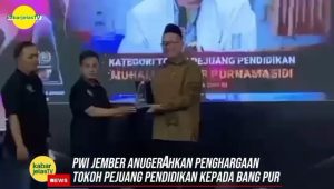 PWI Jember Anugerahkan Penghargaan Tokoh Pejuang Pendidikan kepada Bang Pur di Puncak HPN 2025 Persatuan Wartawan Indonesia (PWI) Kabupaten Jember menganugerahkan penghargaan bergengsi kepada Anggota Komisi X DPR RI, Muhamad Nur Purnamasidi, sebagai Tokoh Pejuang Pendidikan dalam ajang PWI Jember Award 2025