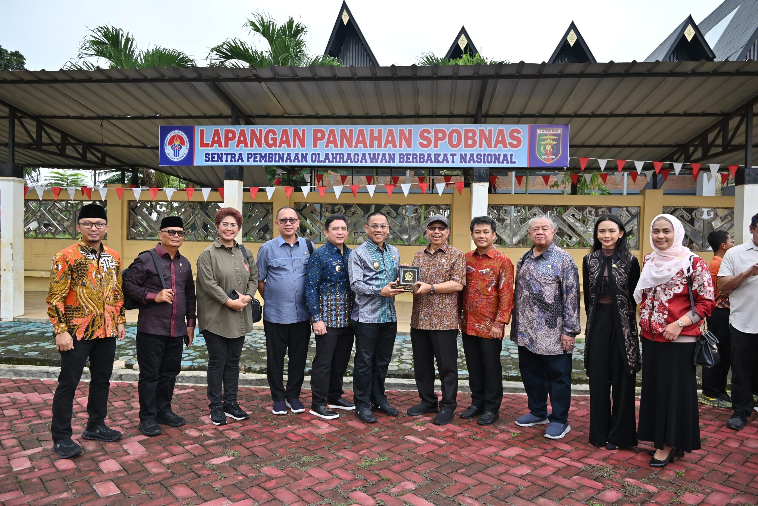 Kunjungi PPLP Lampung, Komisi X DPR RI Dorong Kolaborasi Pemerintah untuk Pembinaan Atlet Muda 3 WhatsApp Image 2025 05 22 at 17.26.53 1 scaled