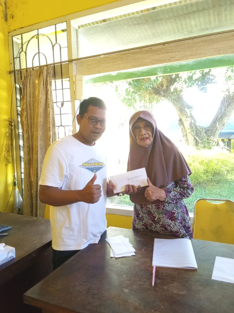 Rumah Aspirasi Muhamad Nur Purnamasidi Serahkan Sapi Kurban ke DPD Golkar Jember 1 IMG 20250605 WA0009