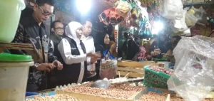 Pasokan BBM di Jember Kini Aman, Gubernur Khofifah dan Bupati Fawait Tinjau SPBU dan Pasar! IMG-20250731-WA0003-768x363 (1)