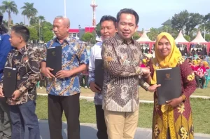 Peringati Hari Koperasi ke-78, Bupati Jember Serahkan SK Koperasi Merah Putih: Harapan Baru Atasi Kemiskinan Screenshot_2025-07-12-11-28-53-00_7352322957d4404136654ef4adb64504