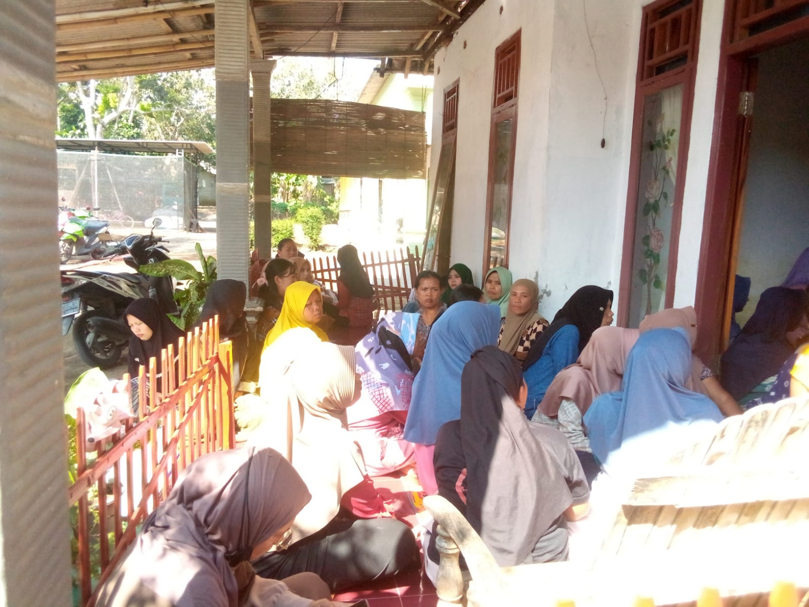 Puluhan Warga Kecamatan Silo Terima SK PIP, Purnasidi Konsisten Perjuangkan Pendidikan untuk Semua 1 IMG 20250805 WA0045