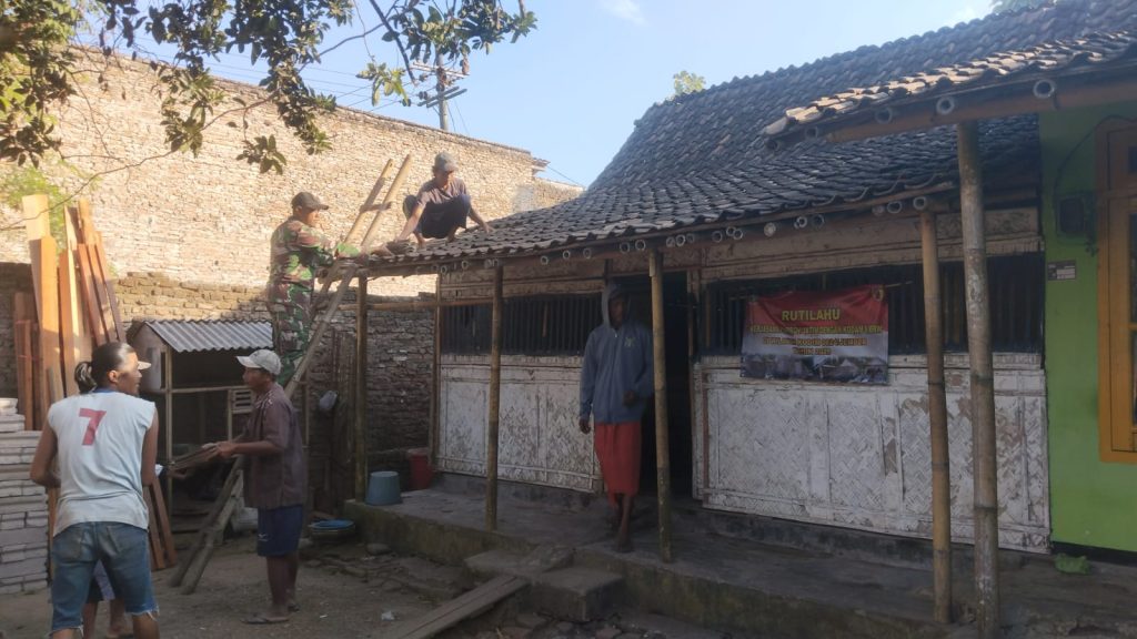 Koramil Balung Gelar Bedah Rumah untuk Warga Karang Anyar 1 IMG 20250826 WA0022