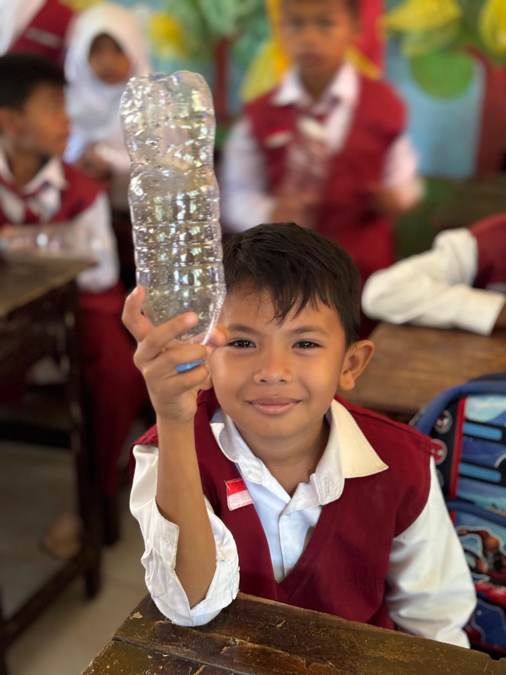 Bukan Sekadar Celengan, Tapi Investasi Masa Depan: Mahasiswa UB Tanamkan Literasi Finansial Sejak Dini di Lumajang 1 foto celengan 3 scaled