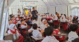 Bang Pur Gelar Rapat Darurat Pendidikan di Sekolah Tenda Korban Erupsi Semeru IMG-20251216-WA0009(1)