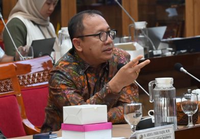 Empat Bab Krusial RUU Sisdiknas Dibongkar, Komisi X Soroti Nasib Guru Empat Bab Krusial RUU Sisdiknas Dibongkar, Komisi X Soroti Nasib Guru