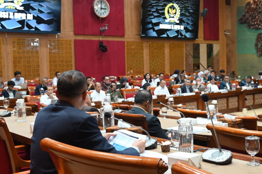Suasana Rapat Dengar Pendapat antara KOMISI X DPR RI dengan Pimpinan Perguruan Tinggi