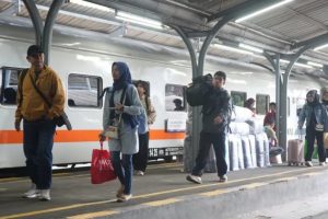 WFH Jumat Dongkrak Penumpang Kereta di Daop 9 Jember WhatsApp-Image-2026-04-13-at-12.06.19.jpeg_copy_1600x1066