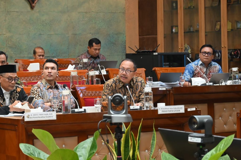 Anggota Komisi X DPR RI, H Muhamad Nur Purnamasidi saat RDP dengan Kemendikdasmen, Selasa (19 Mei 2026)