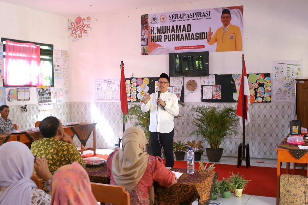 Anggota Komisi X DPR RI, H. Muhamad Nur Purnamasidi (Bang Pur) Kunjungi SD Negeri Purorejo 01