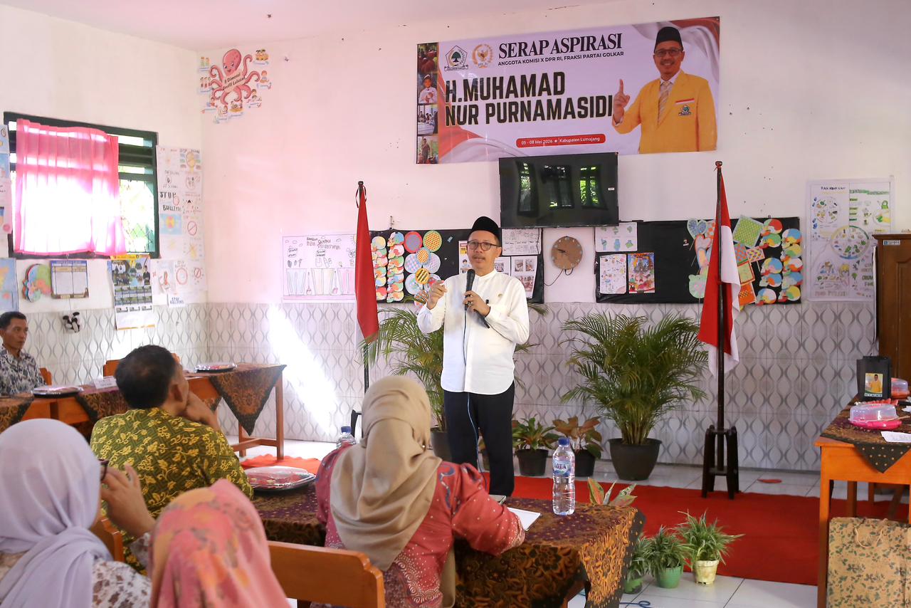 Anggota Komisi X DPR RI, H. Muhamad Nur Purnamasidi (Bang Pur) Kunjungi SD Negeri Purorejo 01