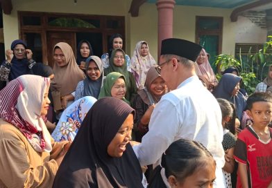 Temui Warga Desa Pejarakan, Bang Pur Laporkan Kinerja DPR RI Temui Warga Desa Pejarakan, Anggota Komisi X DPR RI, H. Muhamad Nur Purnamasidi Laporkan Kinerja DPR RI